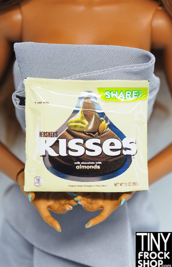 Zuru Mini Brands Hersheys Almond Kisses Series 4