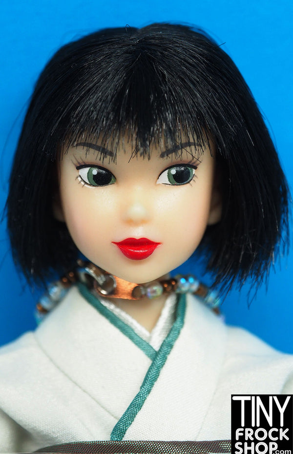 Sekiguchi Petworks 10.5 Tall Pvc Momoko Snow White Dressed  Doll