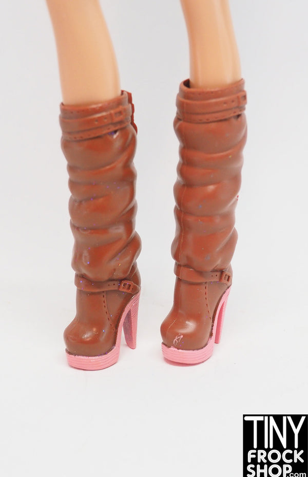 Barbie® 2009 Fashionistas Artsy Nikki Slouchy Brown Boots
