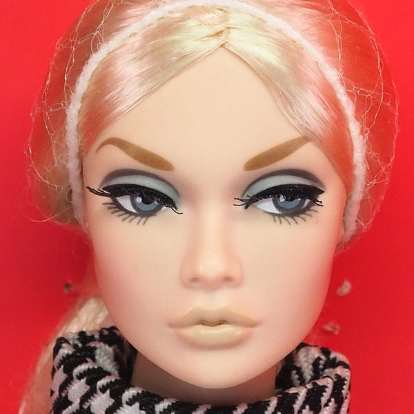 Integrity Toys 2021 レイナ 新品未使用 NRFB Integrity Toys 2021 レイナ 新品未使用 NRFB