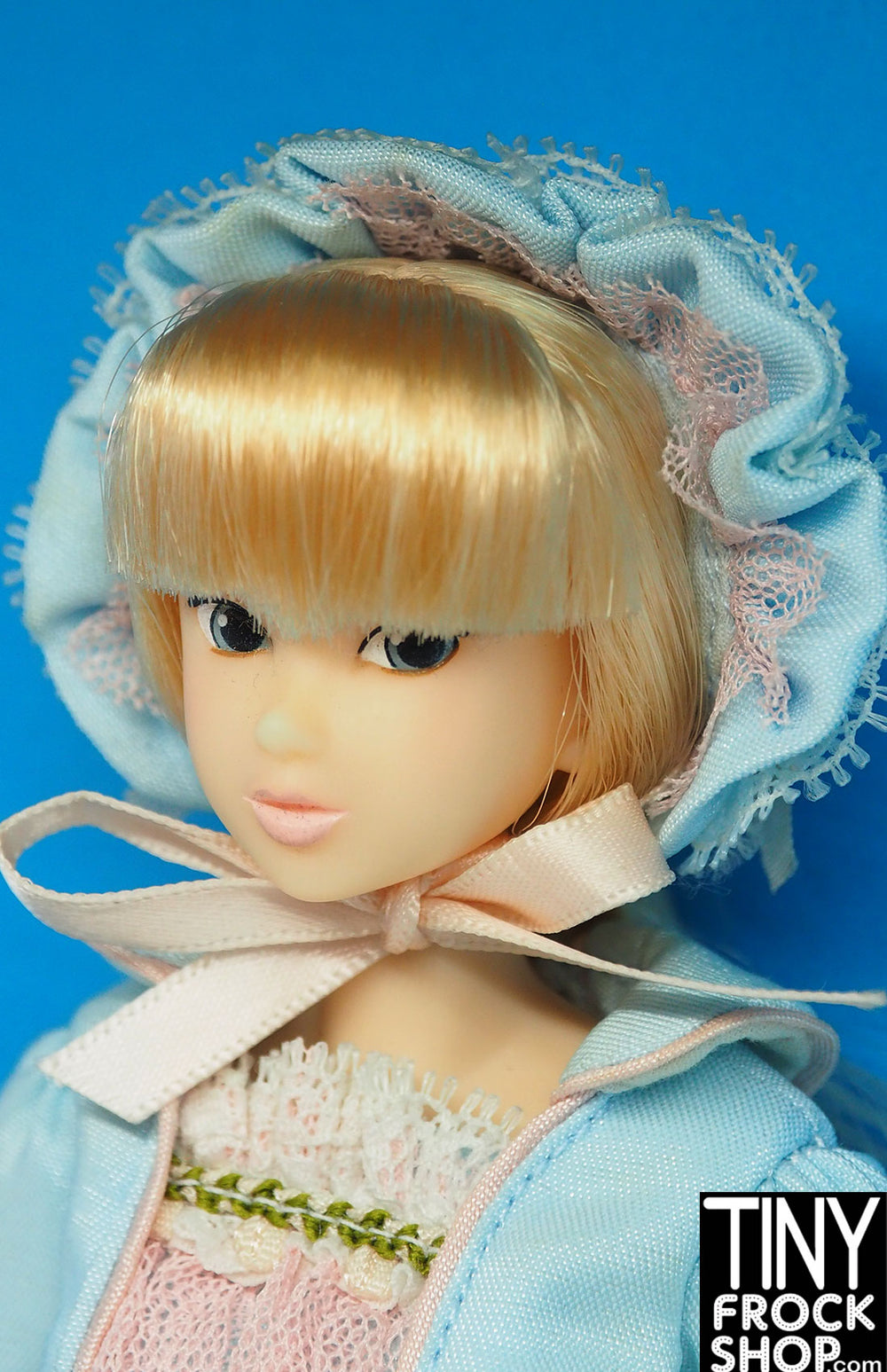 Tiny Frock Shop Momoko Alice in Snow Forest Dressed Doll