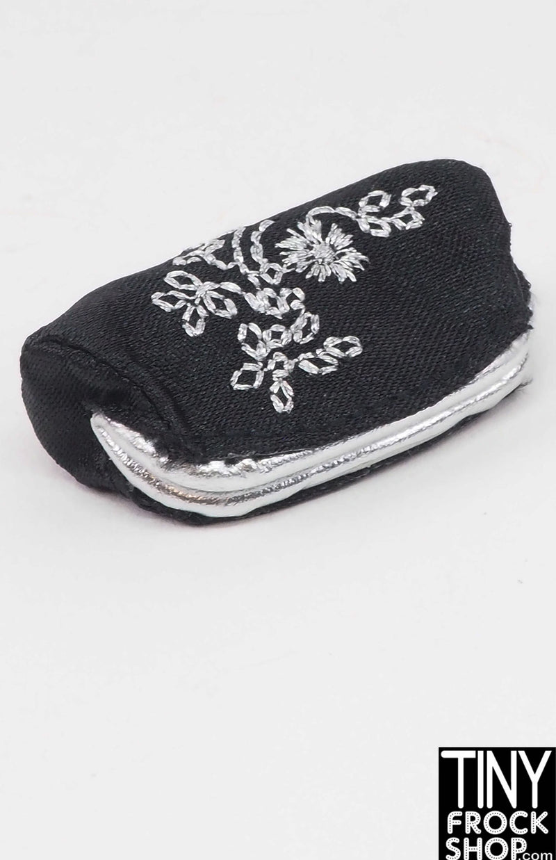 Integrity 2012 Kesenia Your Kind Of Model Satin Embroidered Clutch Bag